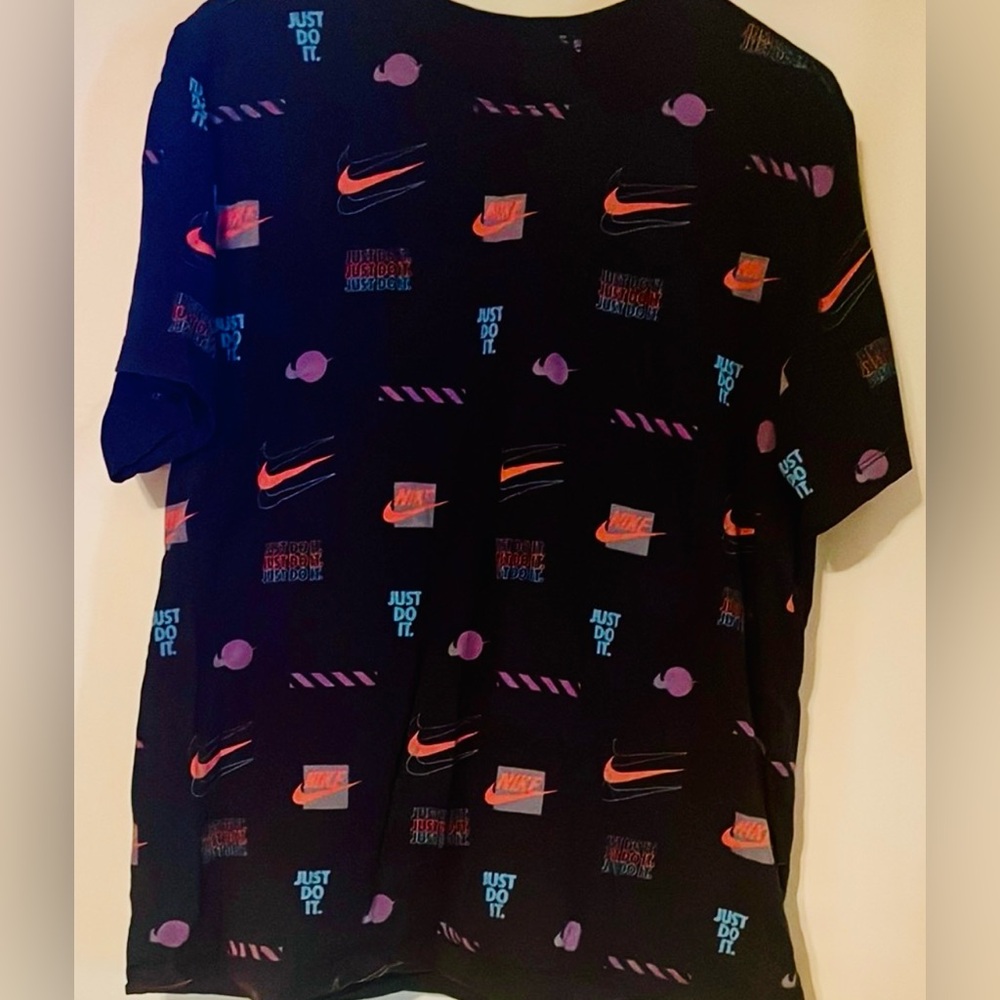 Nike Graphic Black T-Shirt